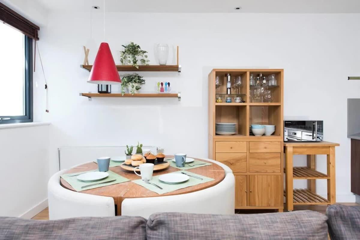 Modern 2 Bed Apartment W Balcony In London Londres Exterior foto