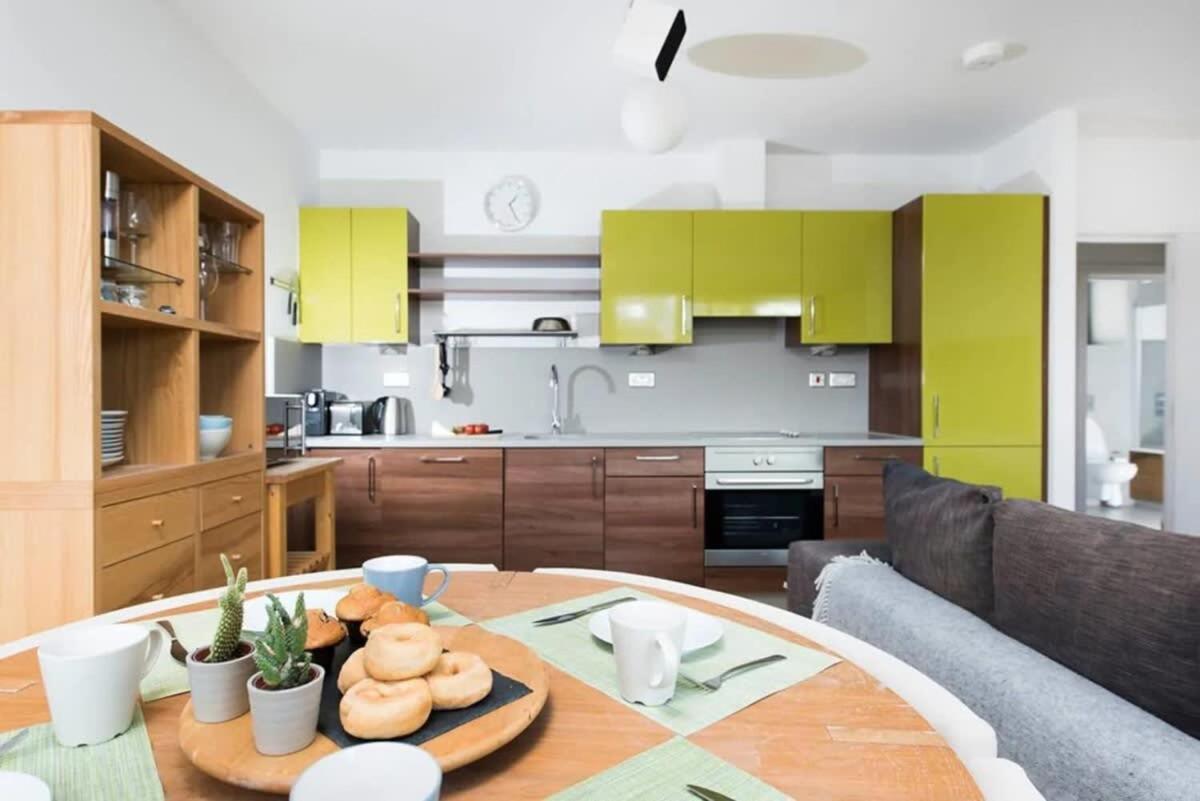 Modern 2 Bed Apartment W Balcony In London Londres Exterior foto